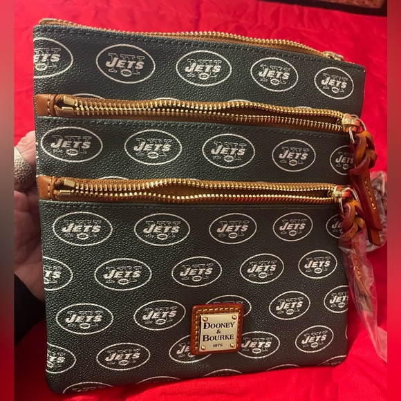 Dooney & Bourke Other - Dooney & Bourke New York Jets Crossbody Bag‎